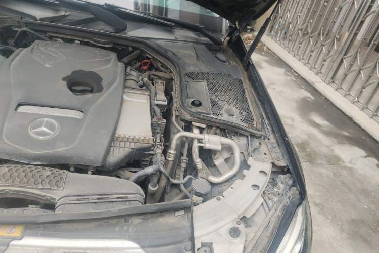 Used Mercedes-Benz C-Class 2019 C 180 L Fashion Edition Sport Version Engine Bay Left