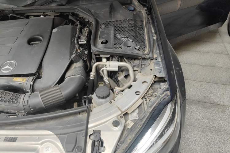 Used Mercedes-Benz C-Class 2019 C 260 L Sport Edition Engine Bay Left
