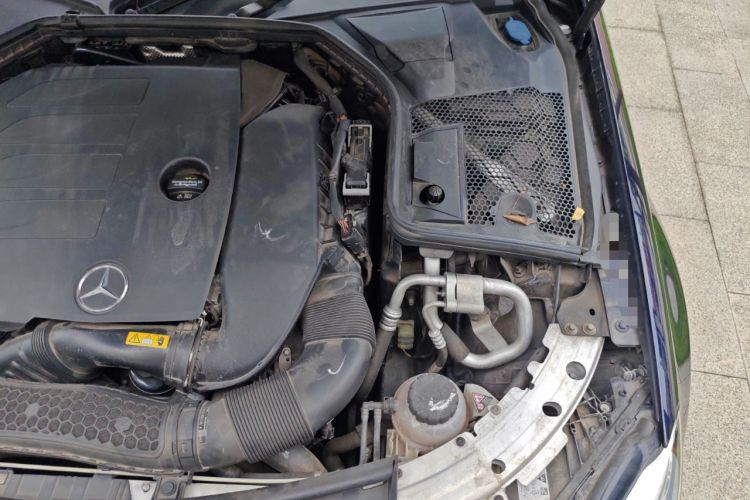 Used Mercedes-Benz C-Class 2019 C 260 Estate Engine Bay Left