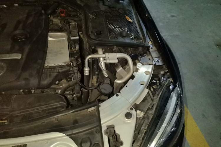 Used Mercedes-Benz C-Class 2019 C 180 L Fashion Edition Sport Version Engine Bay Left