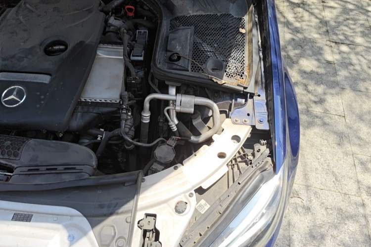 Used Mercedes-Benz C-Class 2019 C 180 L Fashion Edition Sport Version Engine Bay Left