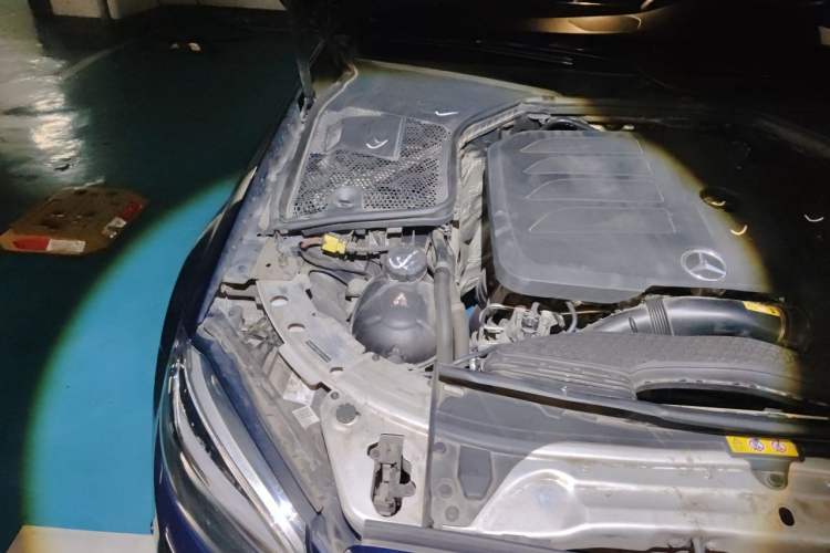 Used Mercedes-Benz C-Class 2019 C 260 Estate Engine Bay Right