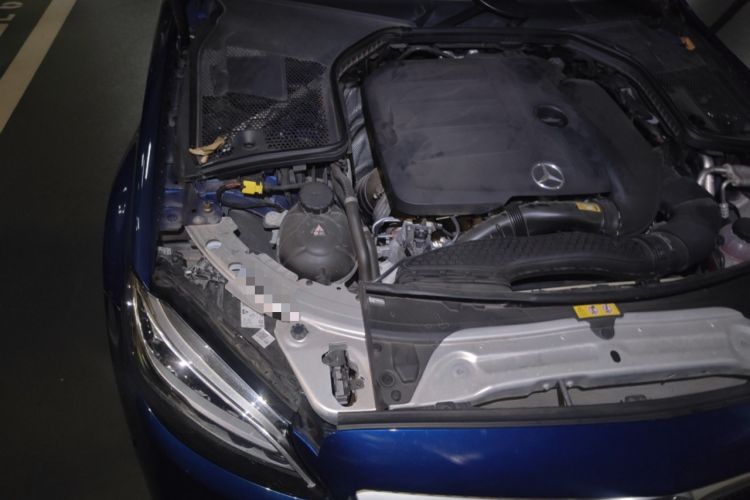 Used Mercedes-Benz C-Class 2019 C 260 Coupe Engine Bay Right