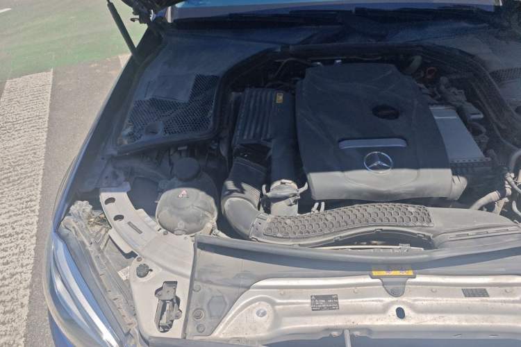 Used Mercedes-Benz C-Class 2019 C 180 L Fashion Edition Sport Version Engine Bay Right