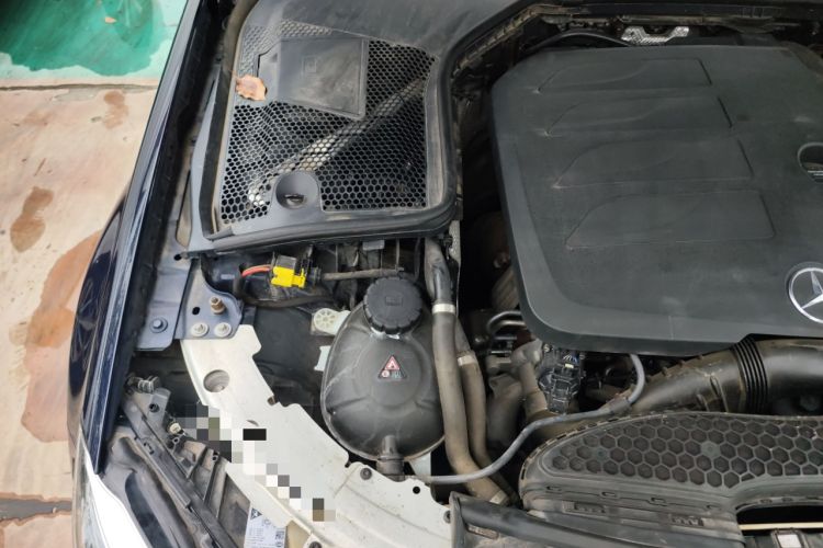 Used Mercedes-Benz C-Class 2019 C 260 Estate Engine Bay Right