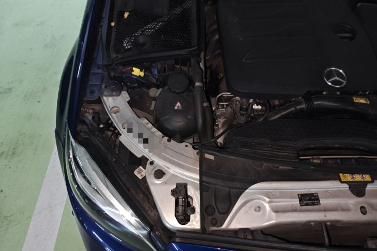 Used Mercedes-Benz C-Class 2019 Restyled C 260 L Sport Edition Engine Bay Right