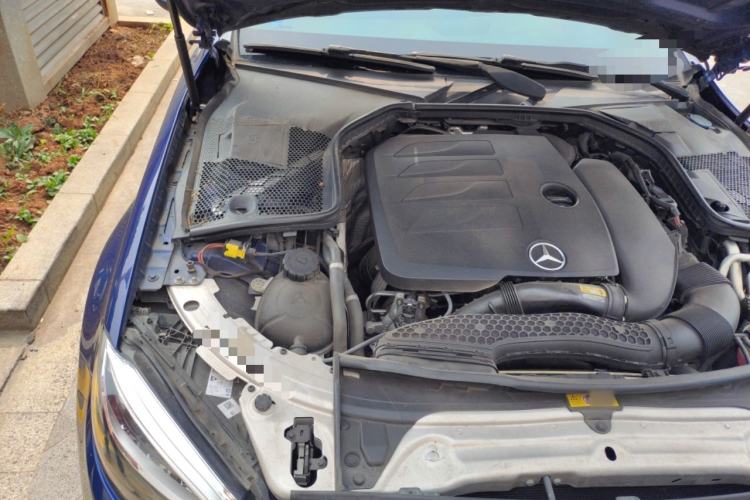 Used Mercedes-Benz C-Class 2019 C 260 Estate Engine Bay Right