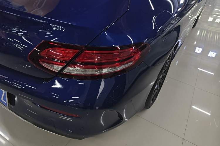 Used Mercedes-Benz C-Class 2019 C 260 Coupe Exterior 3