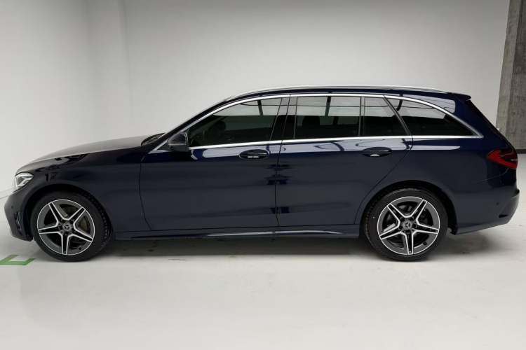 Used Mercedes-Benz C-Class 2019 C 260 Estate Exterior 3