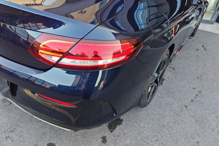 Used Mercedes-Benz C-Class 2019 C 260 Coupe Exterior 3