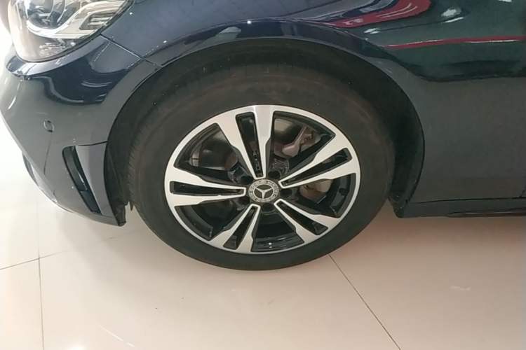Used Mercedes-Benz C-Class 2019 C 260 Sport Edition Exterior 4