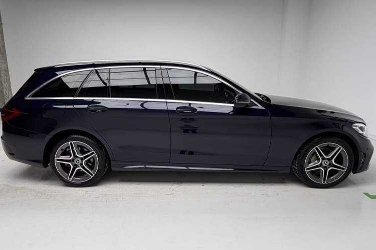 Used Mercedes-Benz C-Class 2019 C 260 Estate Exterior 8