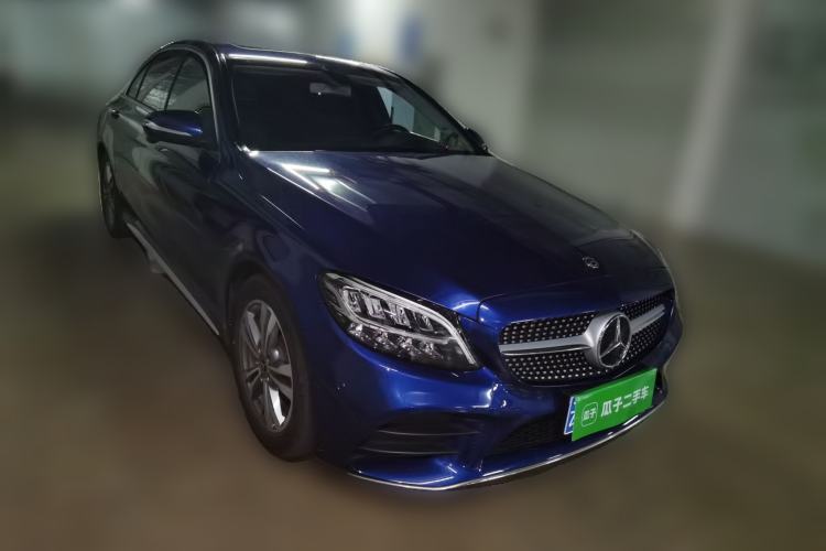 Used Mercedes-Benz C-Class 2019 C 180 L Fashion Edition Sport Version Front Right 45 Deg