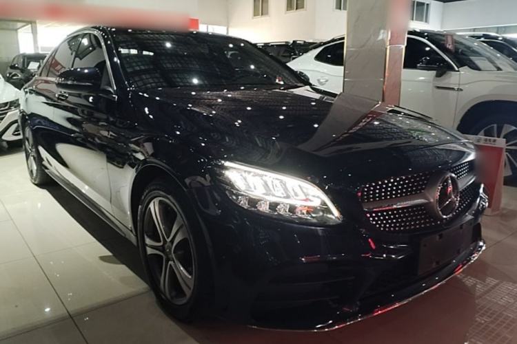 Used Mercedes-Benz C-Class 2019 Restyled C 260 L Sport Edition Front Right 45 Deg
