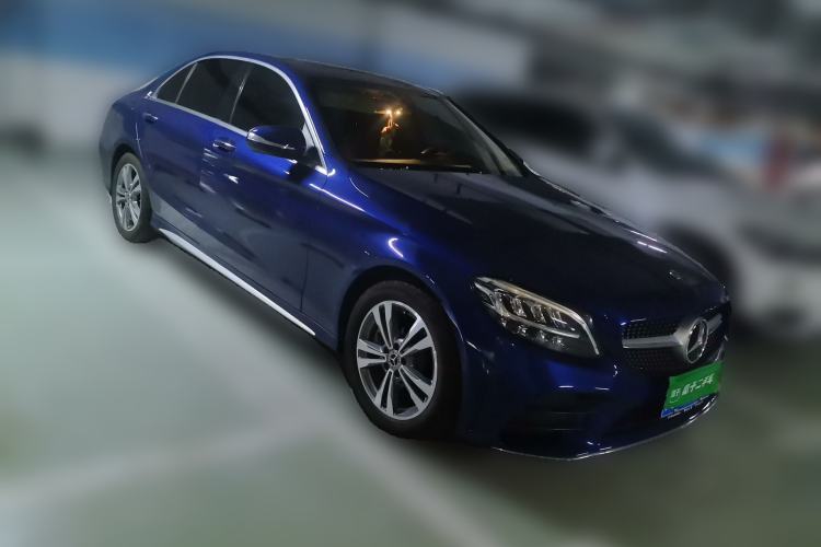 Used Mercedes-Benz C-Class 2019 C 180 L Fashion Edition Sport Version Front Right 45 Deg
