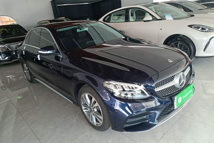 Used Mercedes-Benz C-Class 2019 C 180 L Fashion Edition Sport Version Front Right 45 Deg