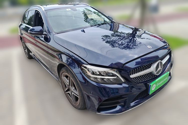 Used Mercedes-Benz C-Class 2019 C 260 Estate Front Right 45 Deg