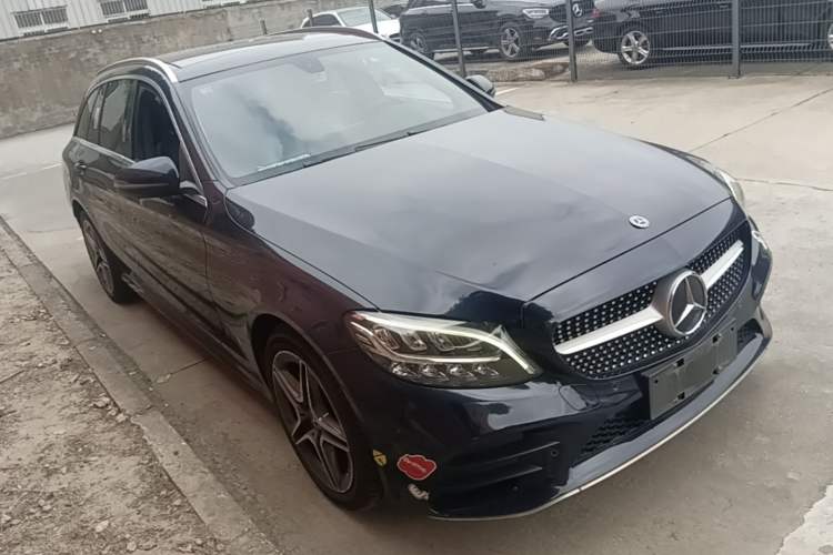 Used Mercedes-Benz C-Class 2019 C 260 Estate Front Right 45 Deg
