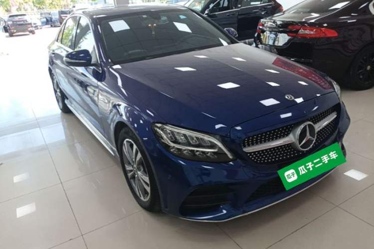 Used Mercedes-Benz C-Class 2019 C 180 L Fashion Edition Sport Version Front Right 45 Deg