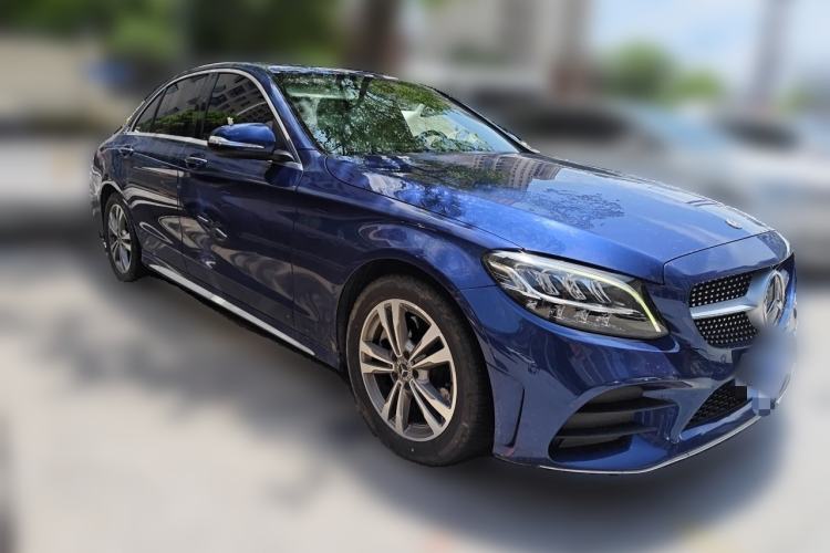 Used Mercedes-Benz C-Class 2019 C 180 L Fashion Edition Sport Version Front Right 45 Deg