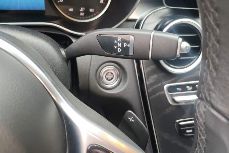 Used Mercedes-Benz C-Class 2019 C 180 L Fashion Edition Sport Version Gear Lever