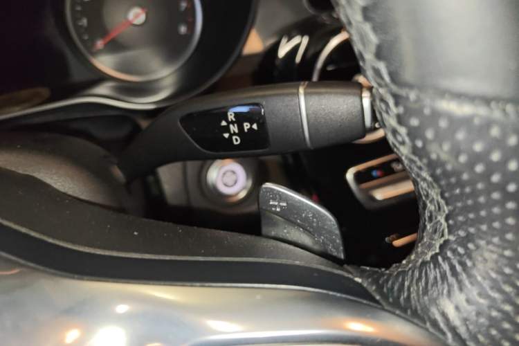 Used Mercedes-Benz C-Class 2019 C 260 Sport Edition Gear Lever