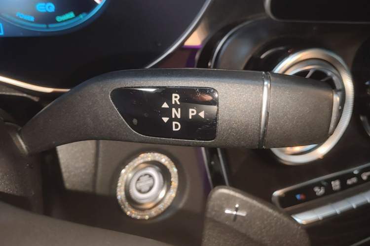 Used Mercedes-Benz C-Class 2019 Restyled C 260 L Sport Edition Gear Lever