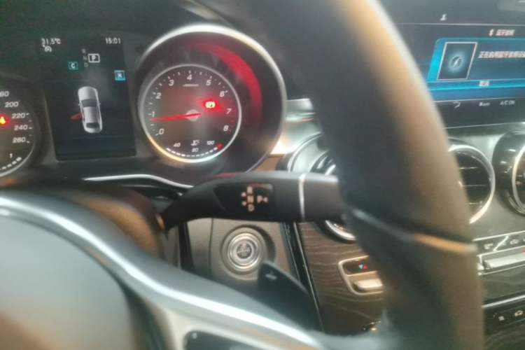 Used Mercedes-Benz C-Class 2019 C 180 L Fashion Edition Sport Version Gear Lever
