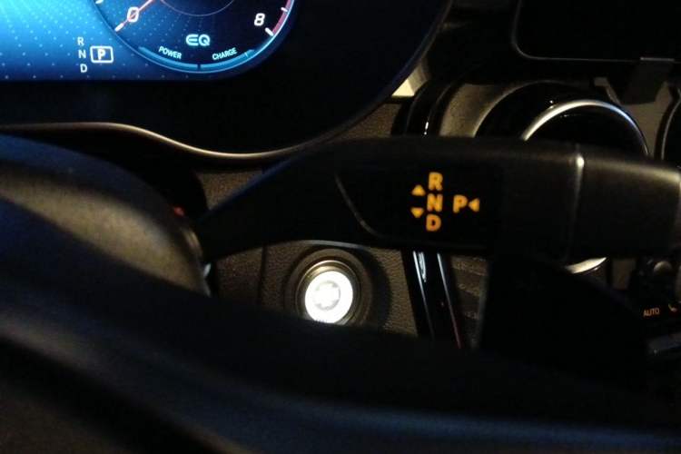 Used Mercedes-Benz C-Class 2019 Restyled C 260 L Sport Edition Gear Lever