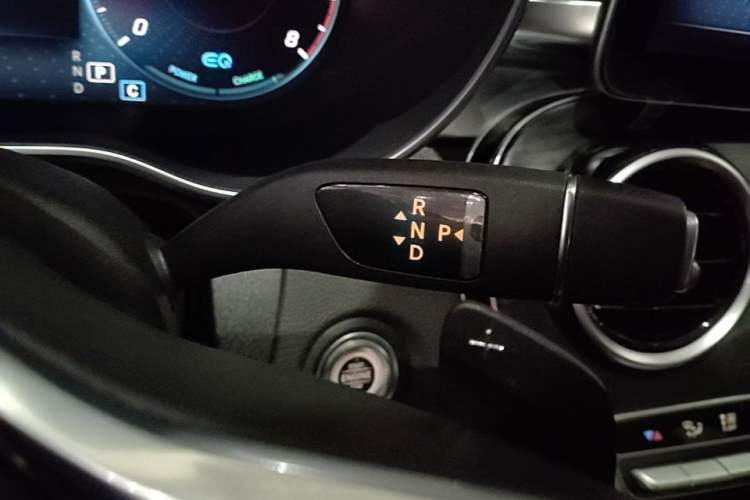 Used Mercedes-Benz C-Class 2019 Restyled C 260 L Sport Edition Gear Lever