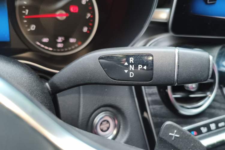 Used Mercedes-Benz C-Class 2019 C 180 L Fashion Edition Sport Version Gear Lever