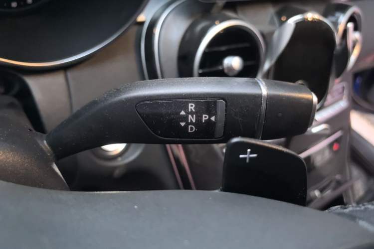 Used Mercedes-Benz C-Class 2019 Restyled C 260 L Sport Edition Gear Lever