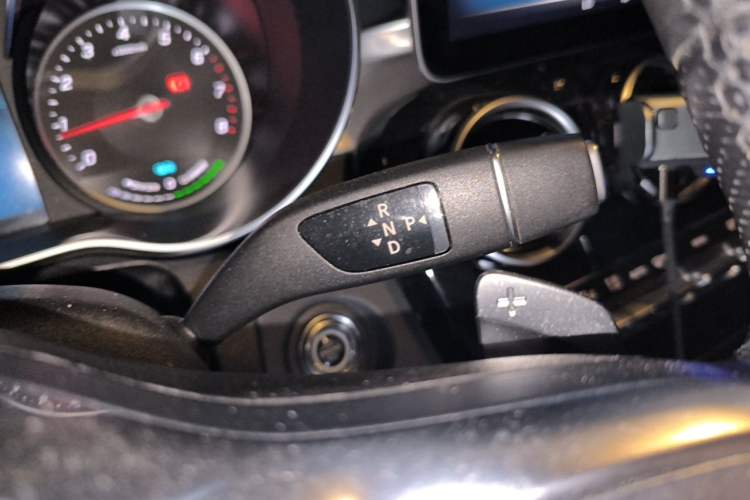 Used Mercedes-Benz C-Class 2019 C 260 Sport Edition Gear Lever