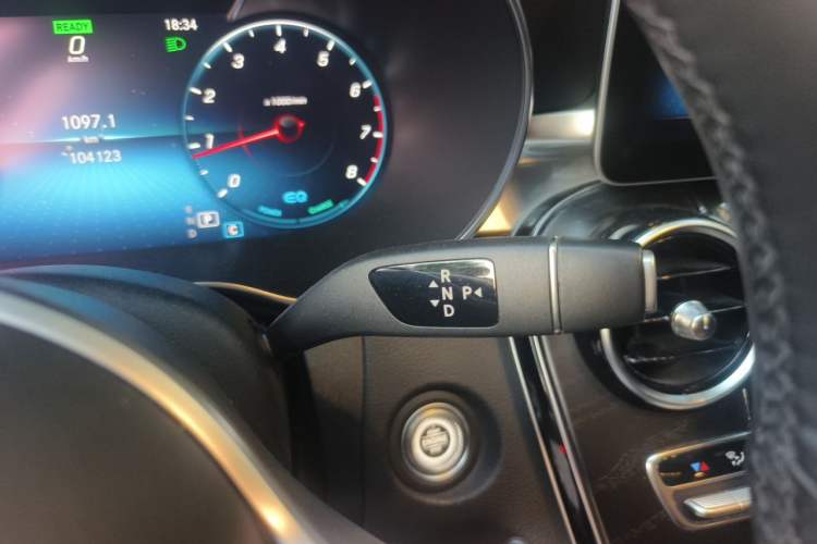 Used Mercedes-Benz C-Class 2019 Restyled C 260 L Sport Edition Gear Lever