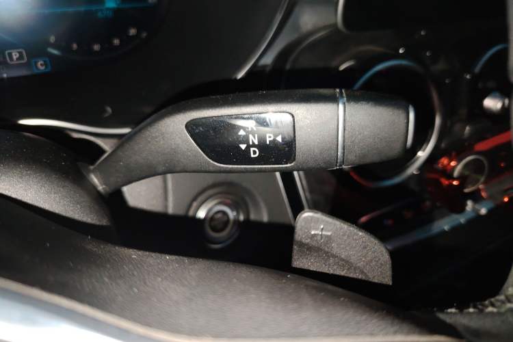 Used Mercedes-Benz C-Class 2019 Updated C 260 L Gear Lever