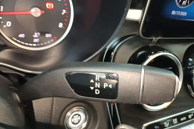 Used Mercedes-Benz C-Class 2019 C 180 L Fashion Edition Sport Version Gear Lever
