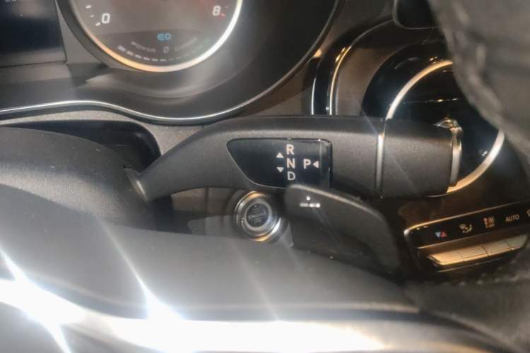 Used Mercedes-Benz C-Class 2019 C 260 L Sport Edition Gear Lever