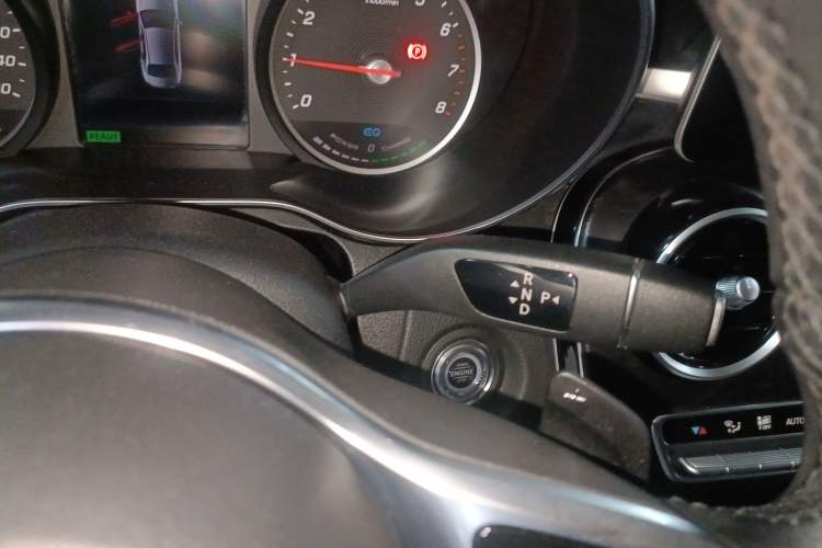 Used Mercedes-Benz C-Class 2019 C 260 L Sport Edition Gear Lever