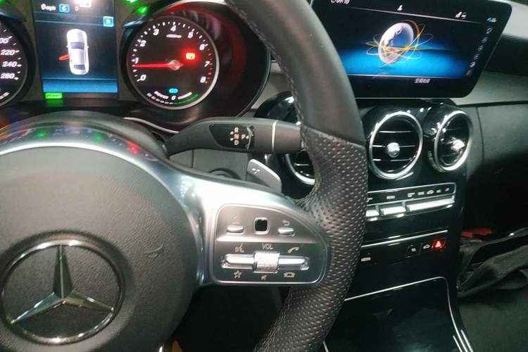 Used Mercedes-Benz C-Class 2019 C 260 Sport Edition Gear Lever