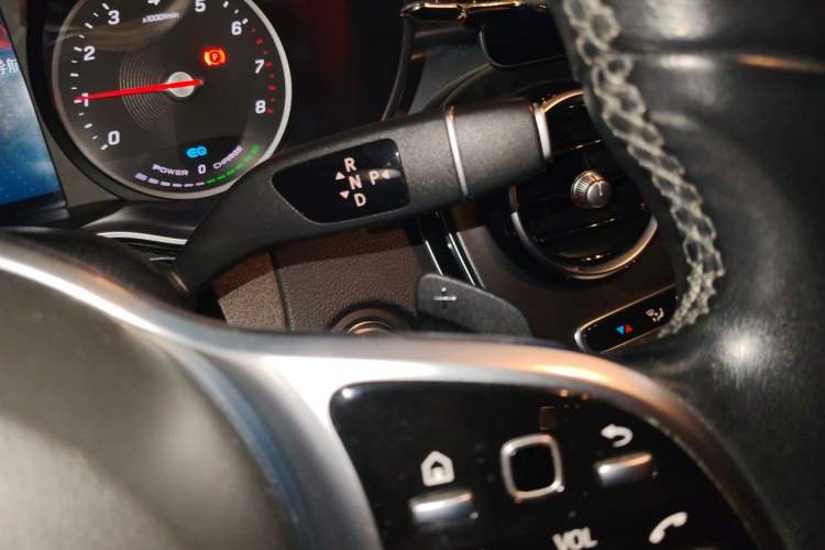 Used Mercedes-Benz C-Class 2019 C 260 L Sport Edition Gear Lever