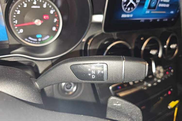 Used Mercedes-Benz C-Class 2019 C 260 L Sport Edition Gear Lever