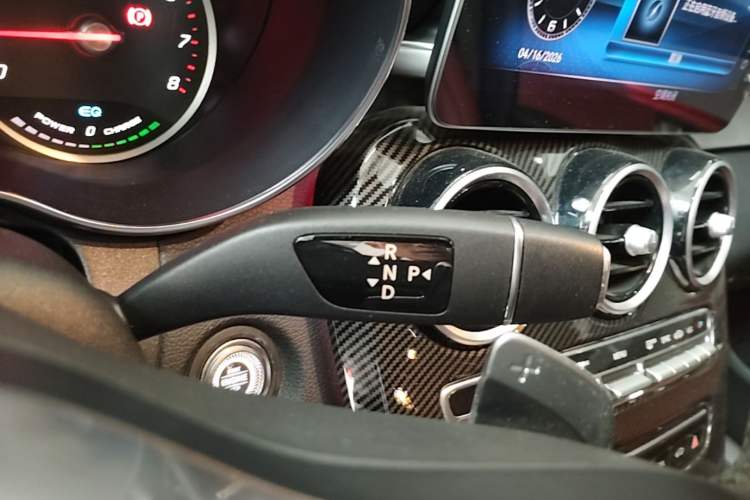 Used Mercedes-Benz C-Class 2019 C 260 Sport Edition Gear Lever