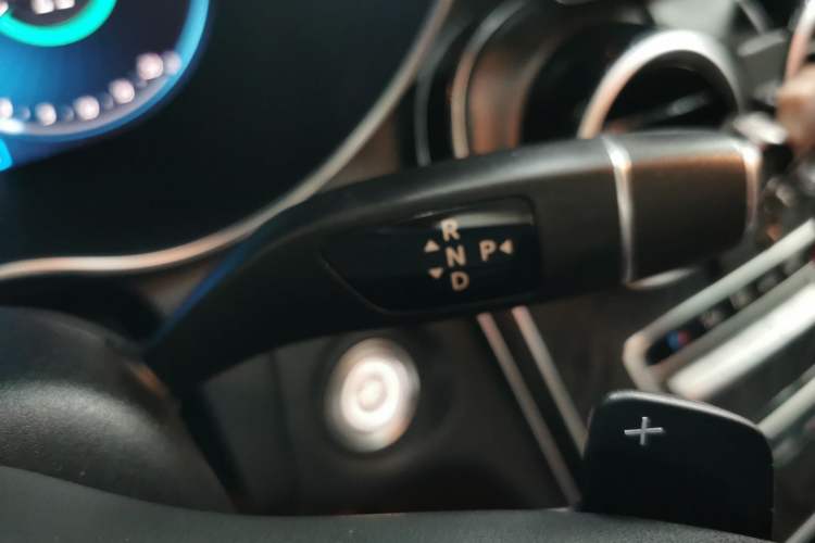 Used Mercedes-Benz C-Class 2019 Restyled C 260 L Sport Edition Gear Lever