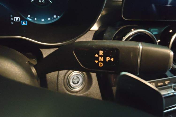 Used Mercedes-Benz C-Class 2019 C 260 Sport Edition Gear Lever