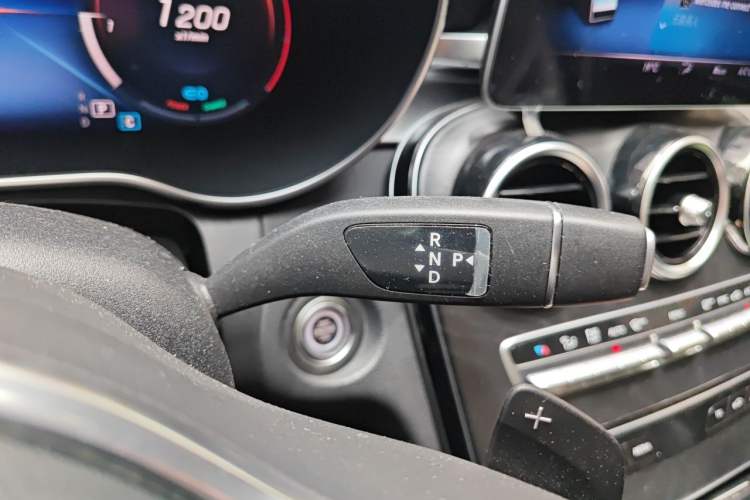 Used Mercedes-Benz C-Class 2019 Restyled C 260 L Sport Edition Gear Lever