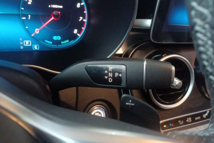 Used Mercedes-Benz C-Class 2019 Restyled C 260 L Sport Edition Gear Lever