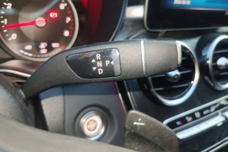 Used Mercedes-Benz C-Class 2019 C 180 L Fashion Edition Sport Version Gear Lever