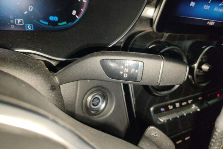 Used Mercedes-Benz C-Class 2019 Restyled C 260 L Sport Edition Gear Lever