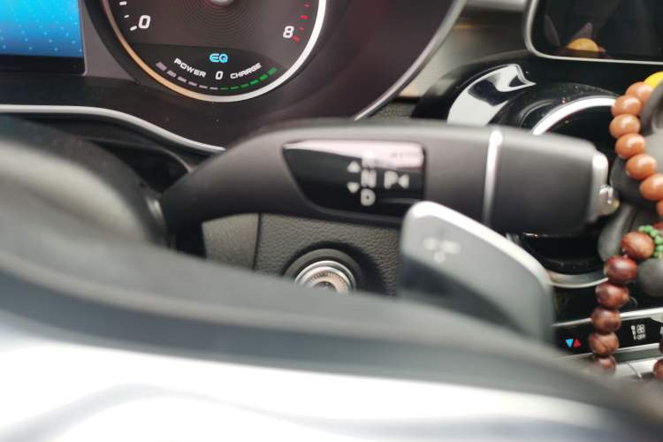 Used Mercedes-Benz C-Class 2019 C 260 Sport Edition 4MATIC Gear Lever