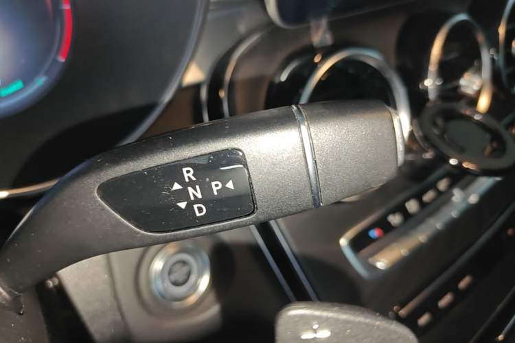 Used Mercedes-Benz C-Class 2019 Restyled C 260 L Sport Edition Gear Lever